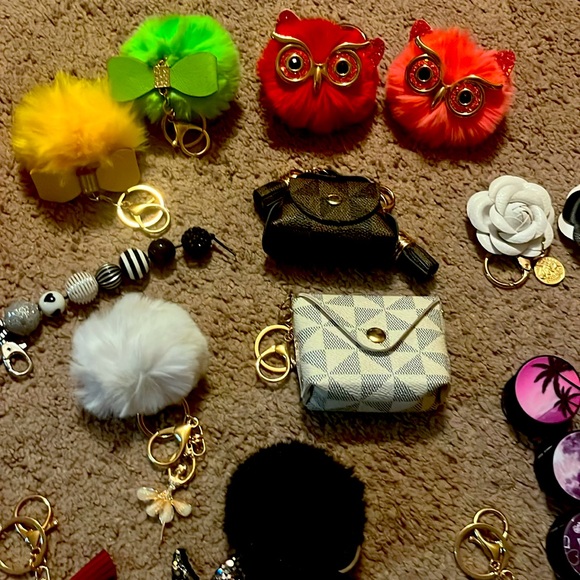 NWOT! Choose one! more not pictured here, keychains/ purse charms,purse holders🤩 - Picture 5 of 7